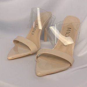 🤎CLEAR & NUDE STRAP HEELS